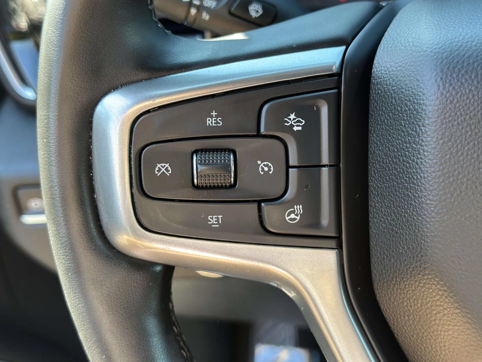 Used 2024 Chevrolet Silverado 1500 LT AWD/4WD image 17