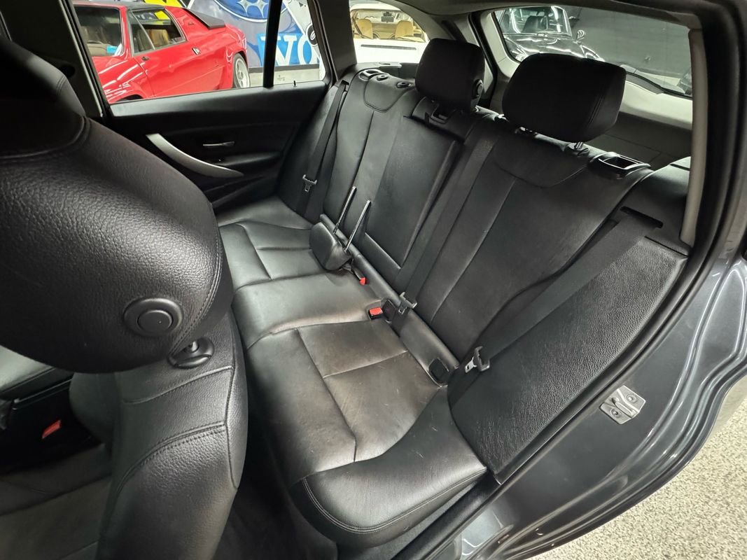 Used 2014 BMW 328i xDrive Wagon AWD/4WD image 13
