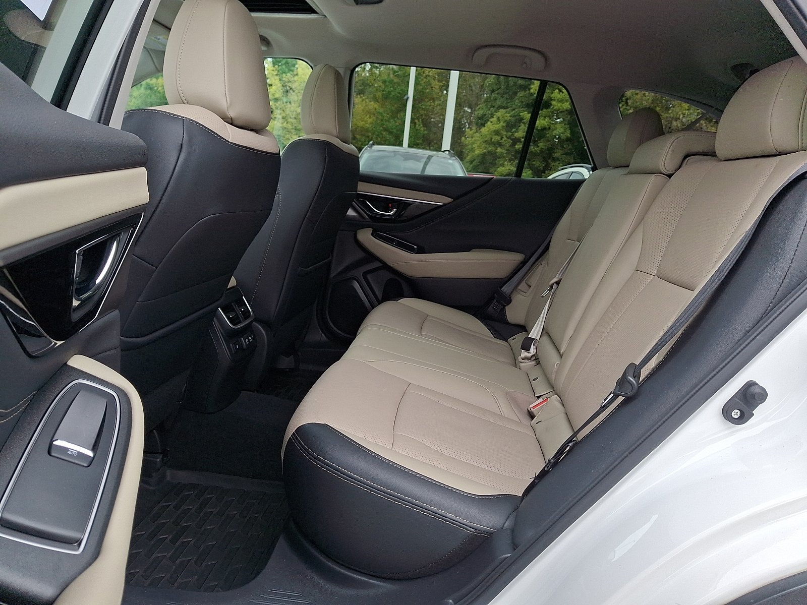 Used 2022 Subaru Outback Limited w/ Popular Package #2 AWD/4WD image 9