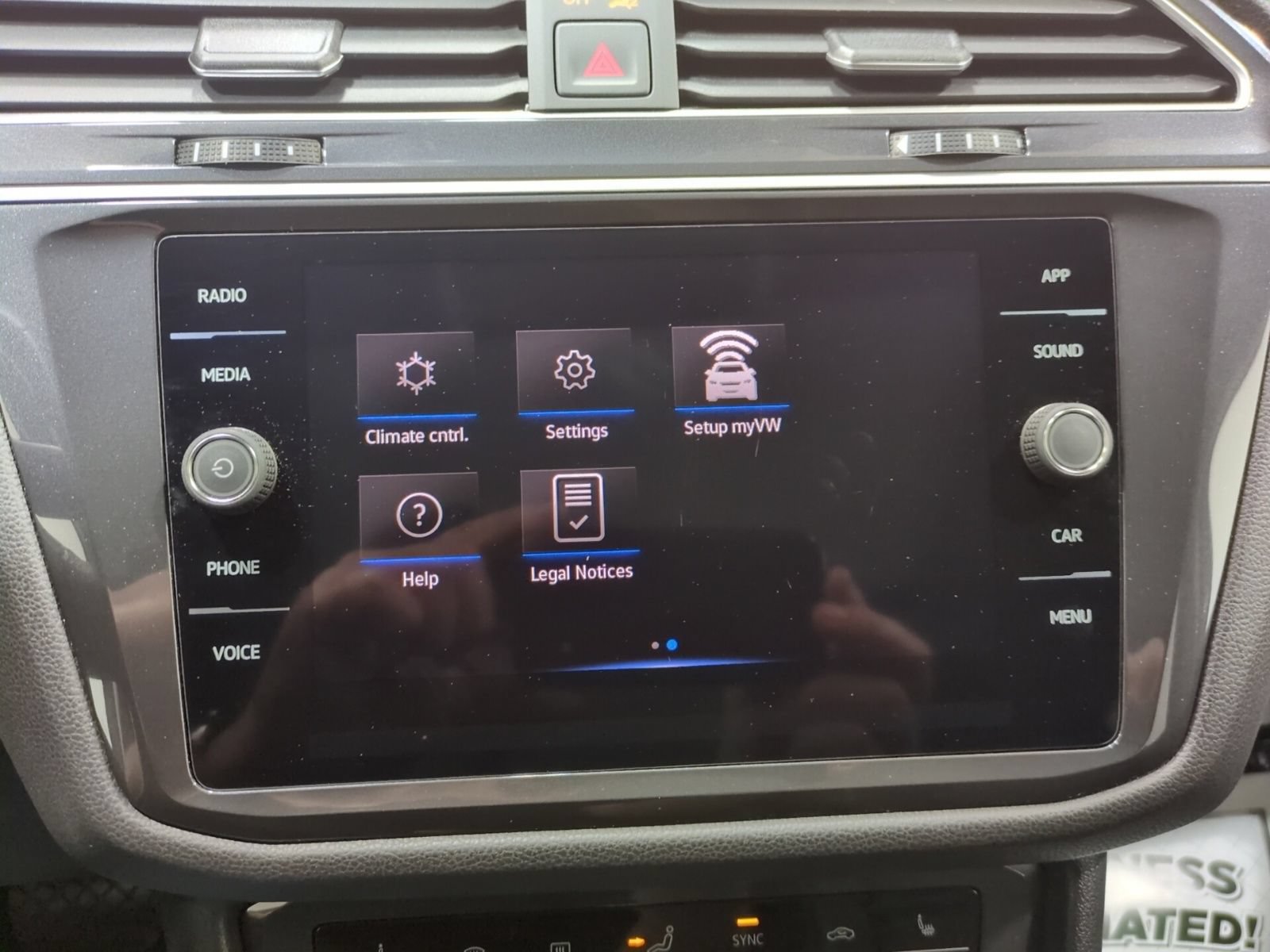 Used 2024 Volkswagen Tiguan SE w/ Panoramic Sunroof Package AWD/4WD image 23