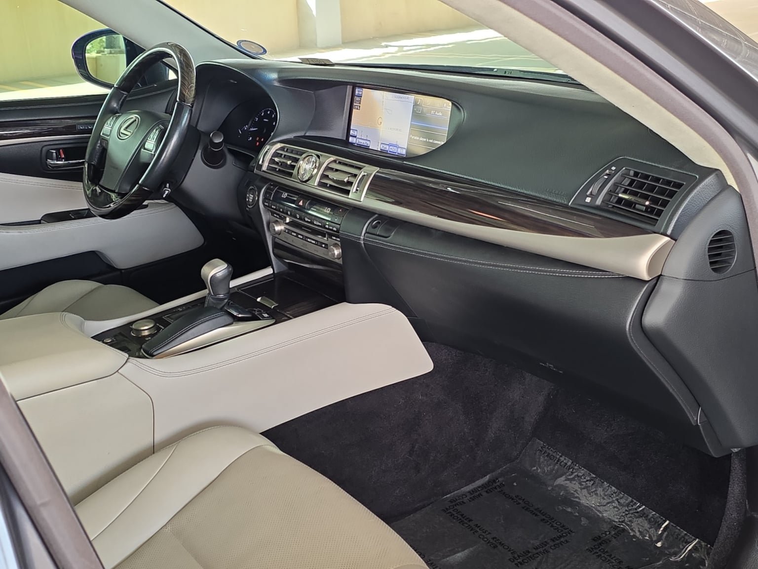 Used 2014 Lexus LS 460 w/ Comfort Package RWD image 27