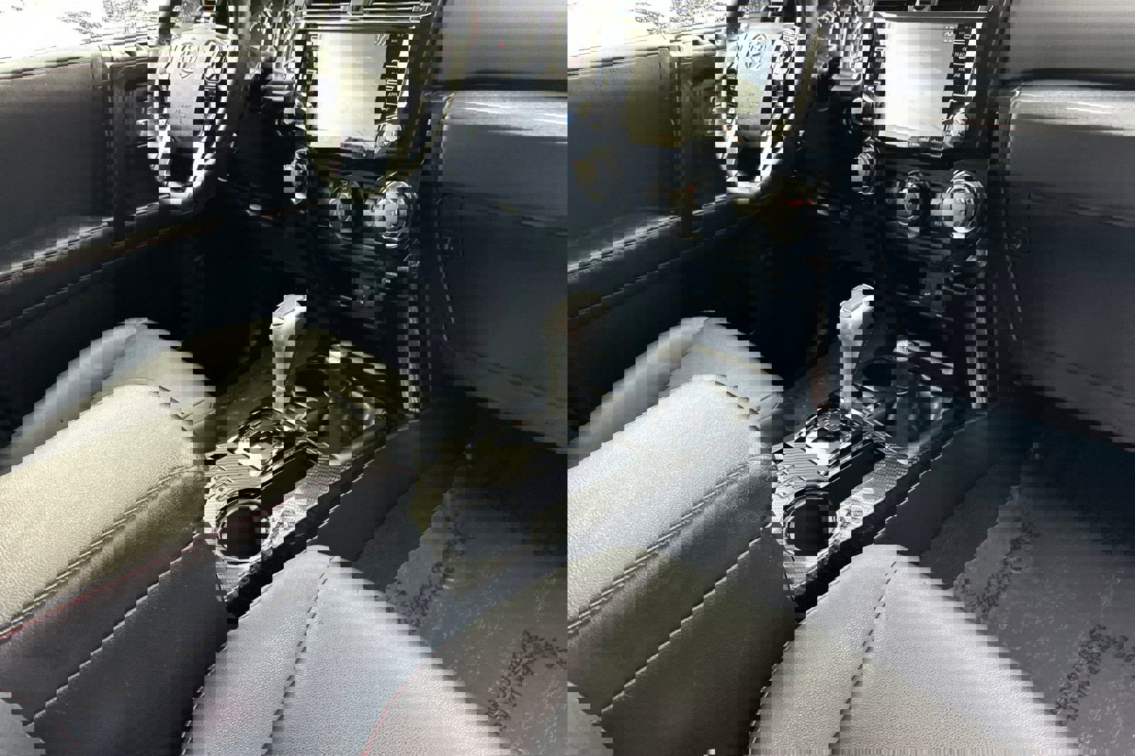 Used 2024 Toyota 4Runner TRD Off-Road Premium image 18