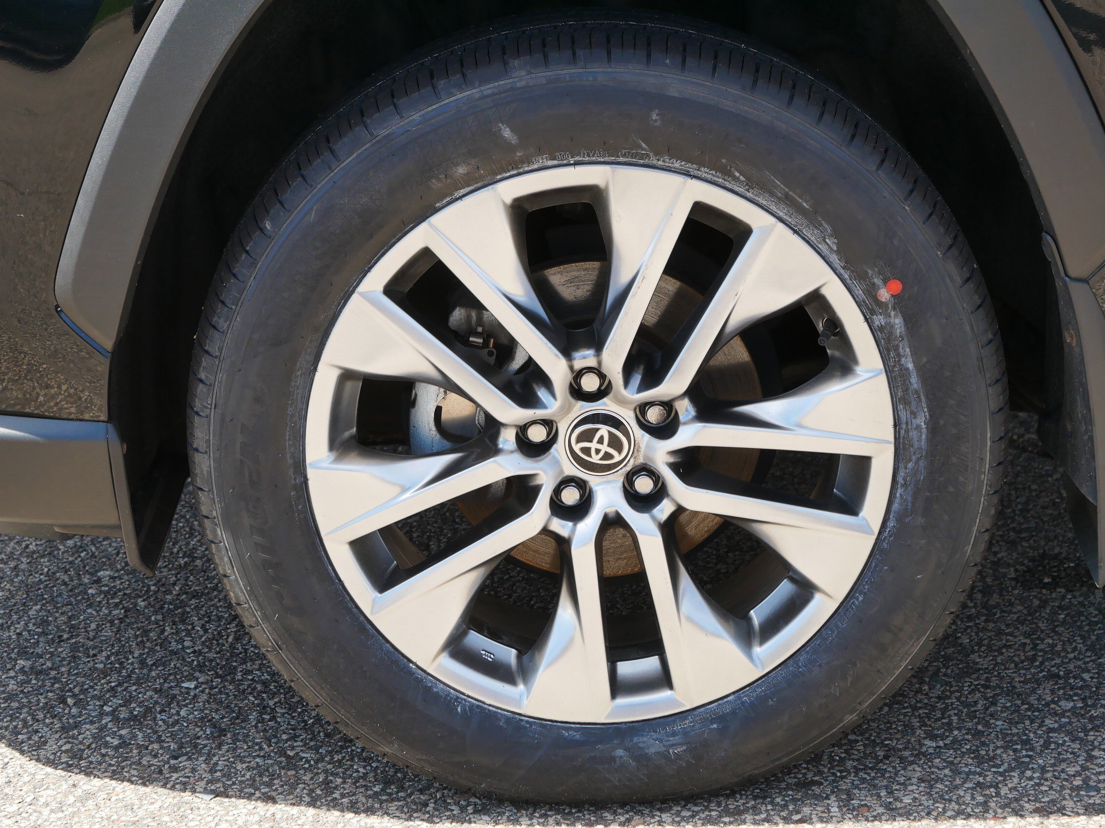 Used 2021 Toyota RAV4 XLE Premium AWD/4WD image 9