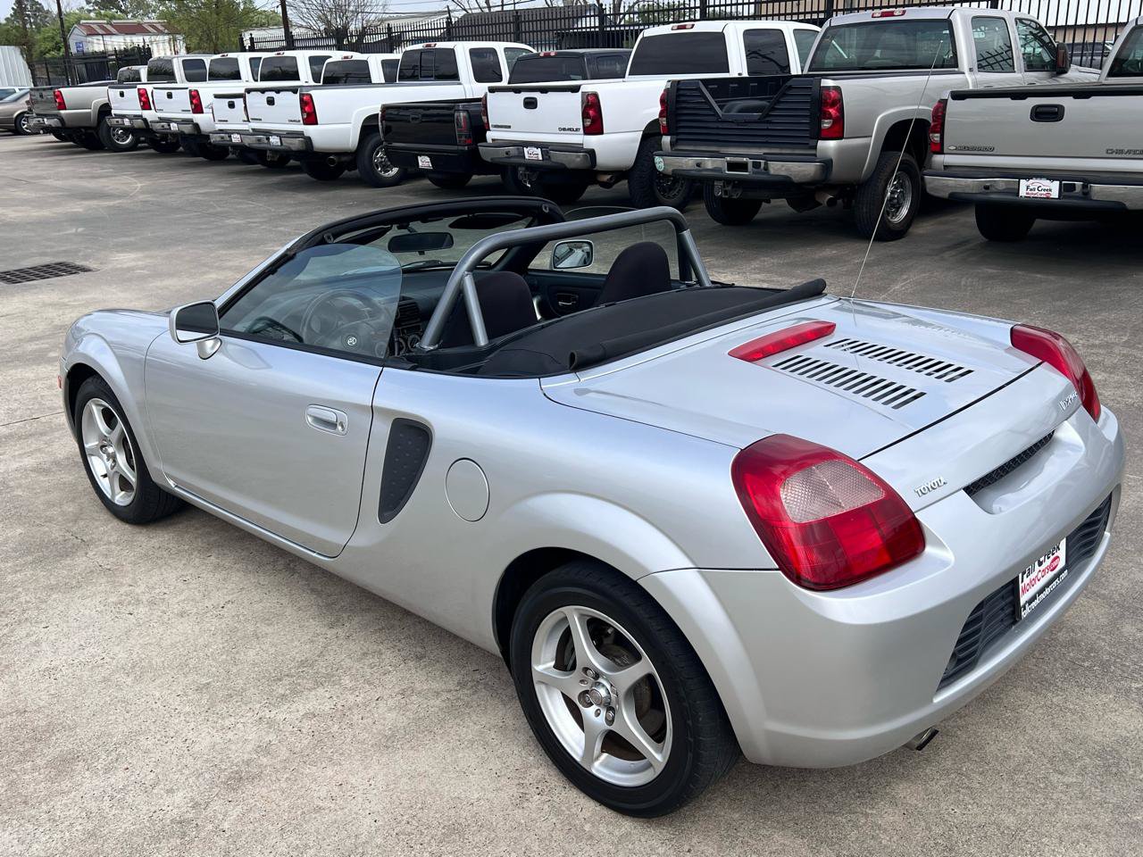 Used 2002 Toyota MR2 RWD image 5