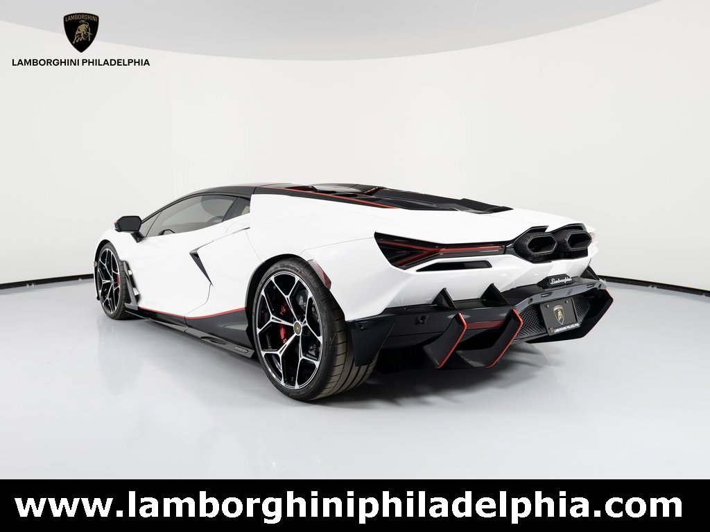 Used 2024 Lamborghini Revuelto image 7