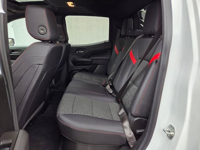 Used 2025 Chevrolet Colorado Z71 w/ Midnight Edition image 13