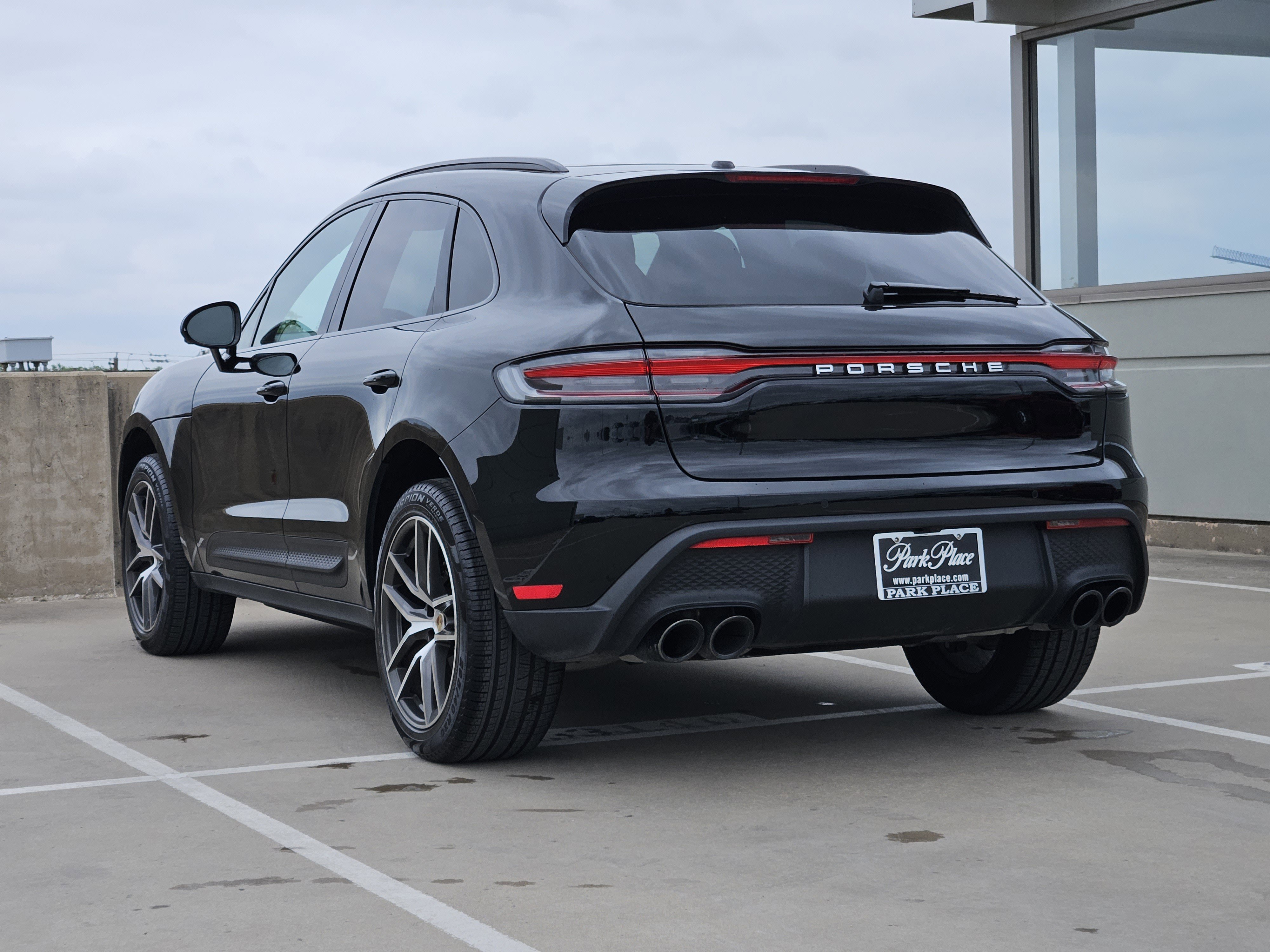 Certified 2026 Porsche Macan image 3