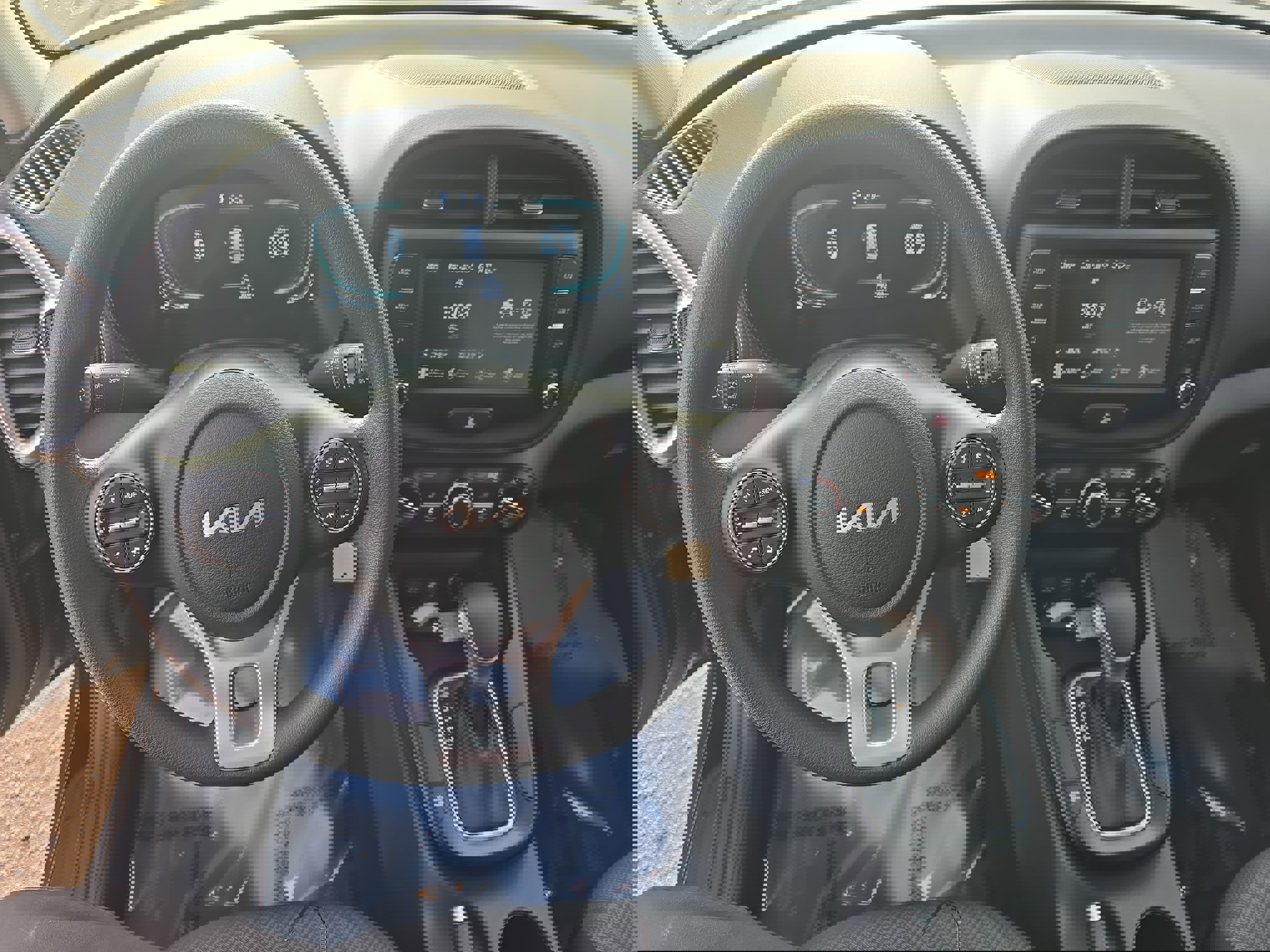 Used 2024 Kia Soul LX w/ Option Group 015 image 18