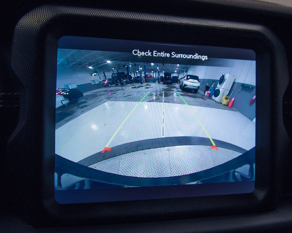 Used 2022 Jeep Wrangler Unlimited Sahara w/ Safety Group image 23