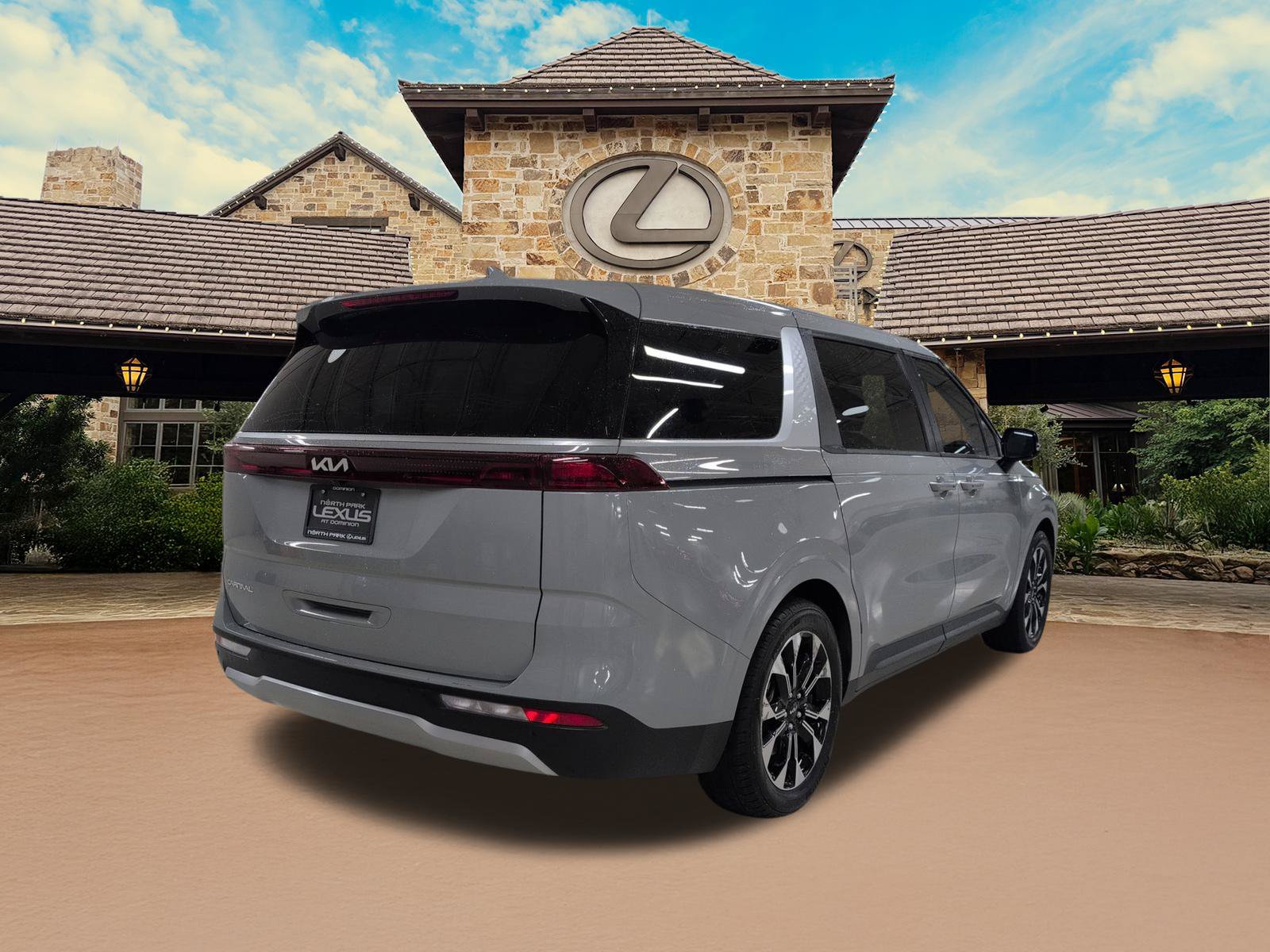 Used 2024 Kia Carnival EX FWD image 2