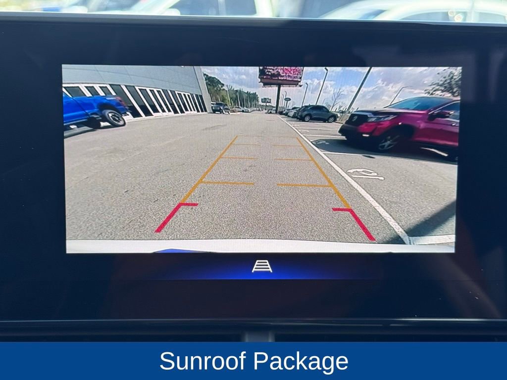 Used 2025 Chevrolet Trax RS w/ Sunroof Package image 18