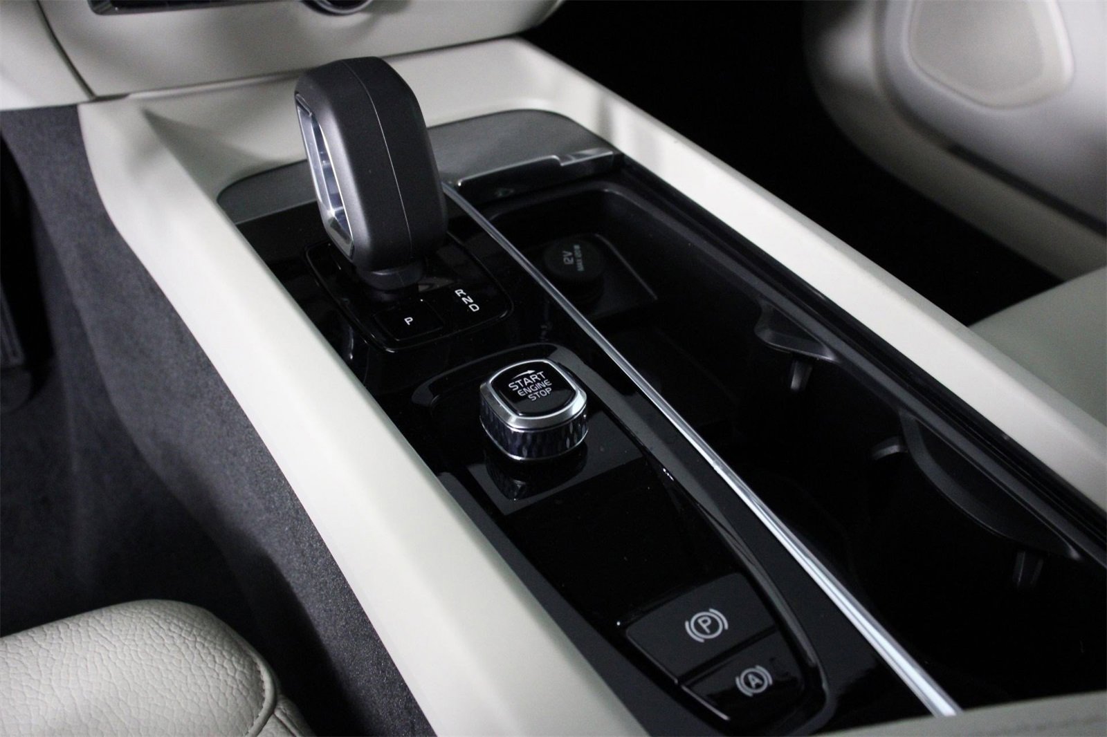 New 2026 Volvo V60 B5 Cross Country Plus w/ Climate Package image 7