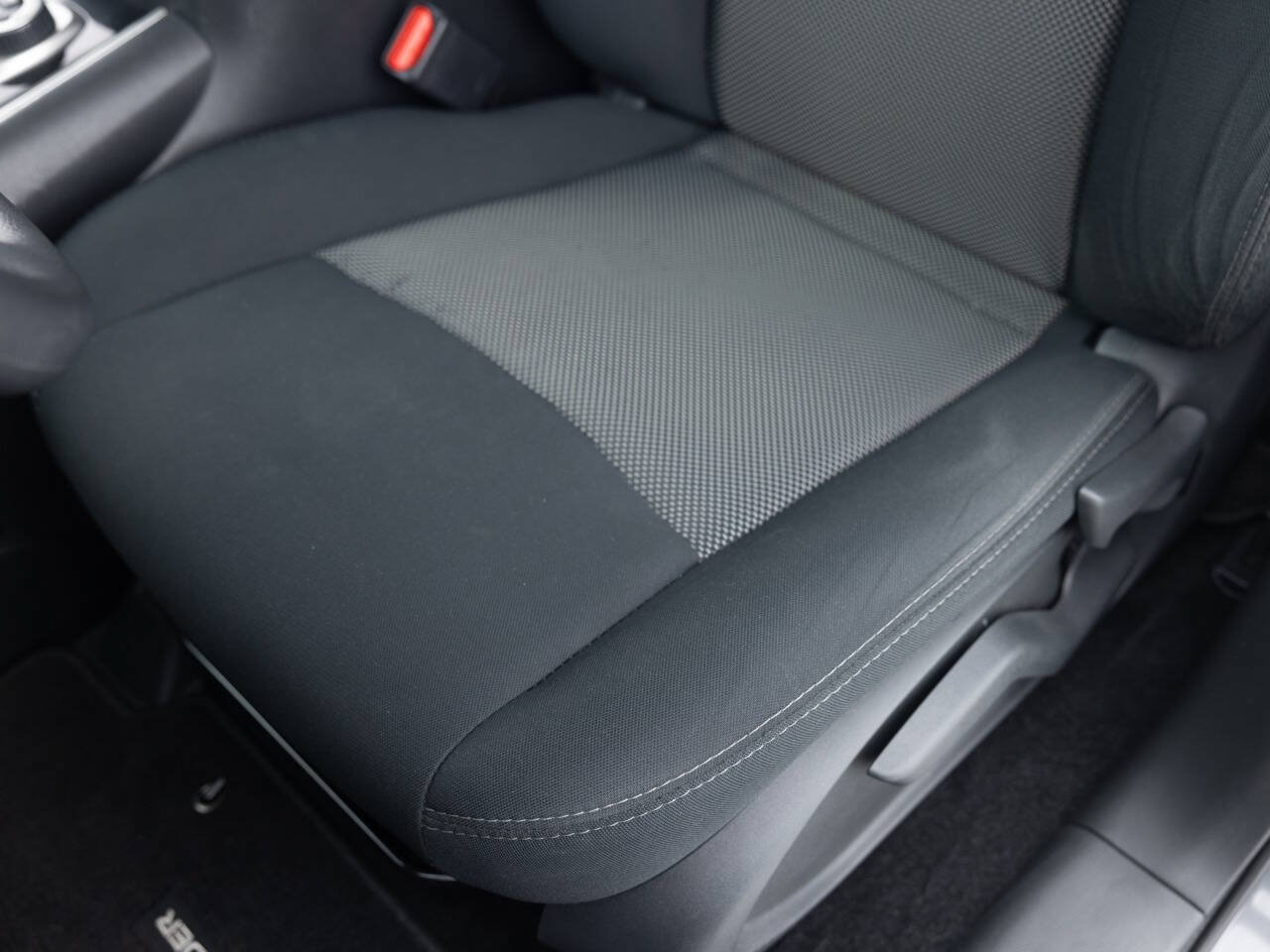 Used 2018 Nissan Pathfinder S AWD/4WD image 21