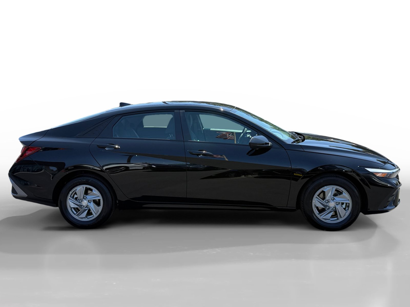 Certified 2026 Hyundai Elantra SE FWD image 6