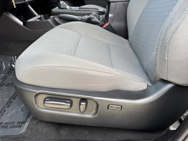 Used 2022 Toyota Tacoma SR5 AWD/4WD image 16