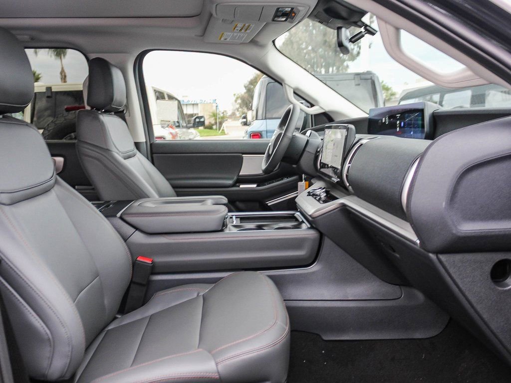 New 2025 Ford Expedition Active image 17