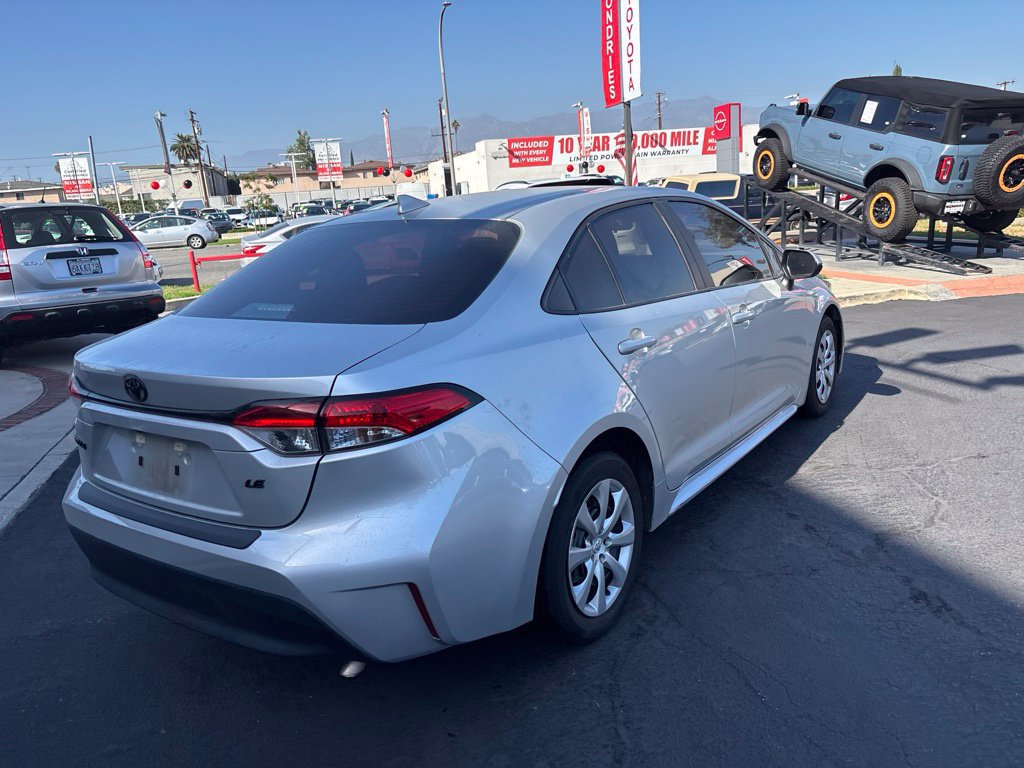 Used 2025 Toyota Corolla LE FWD image 4