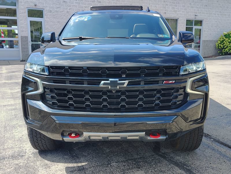 Used 2024 Chevrolet Suburban Z71 w/ Luxury Package AWD/4WD image 6