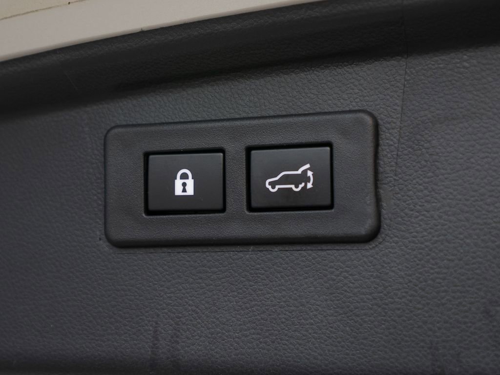 Used 2022 Subaru Outback Premium image 32