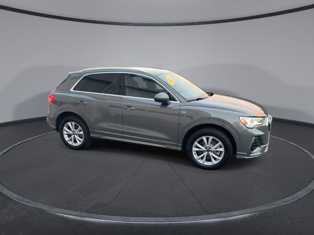 Used 2022 Audi Q3 2.0T Premium Plus w/ Premium Plus Package image 17