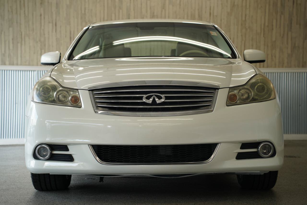 Used 2010 INFINITI M35 w/ Technology Pkg RWD image 3