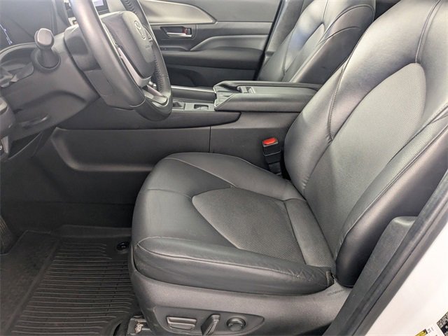 Used 2024 Toyota Grand Highlander XLE image 13