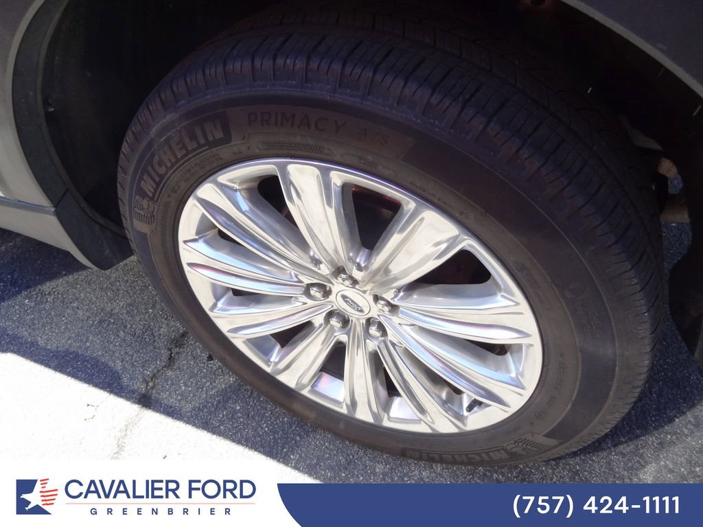 Used 2023 Ford Explorer Limited w/ Equipment Group 301A AWD/4WD image 21