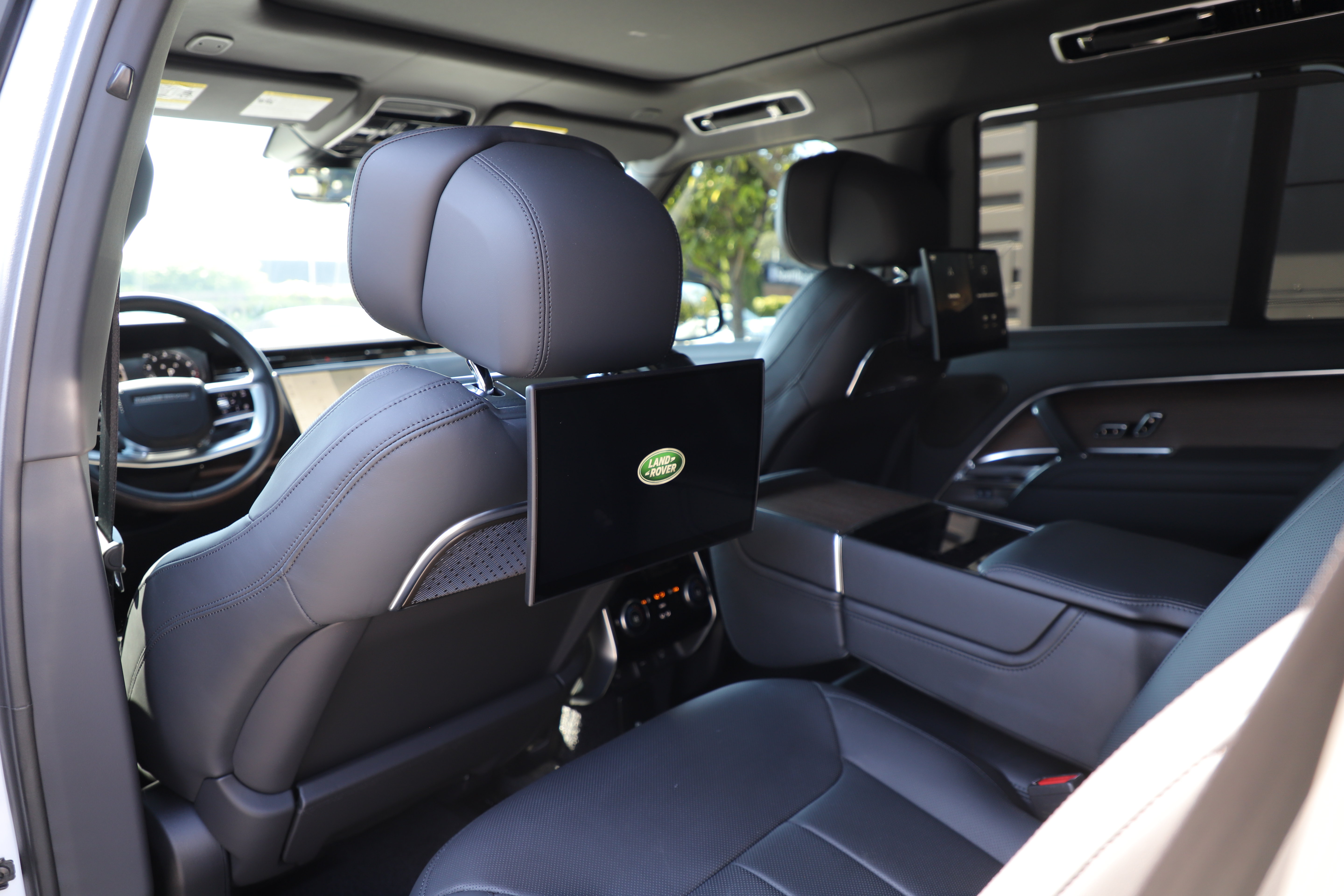 Certified 2024 Land Rover Range Rover Autobiography AWD/4WD image 15