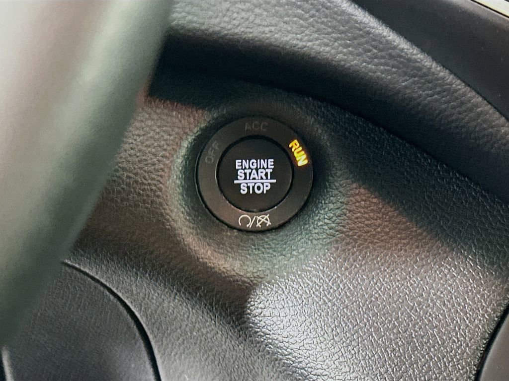 Certified 2021 Jeep Cherokee Latitude Lux w/ Comfort/Convenience Group image 23