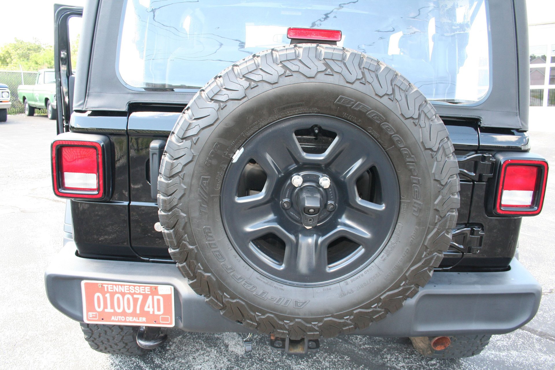 Used 2020 Jeep Wrangler Sport AWD/4WD image 18