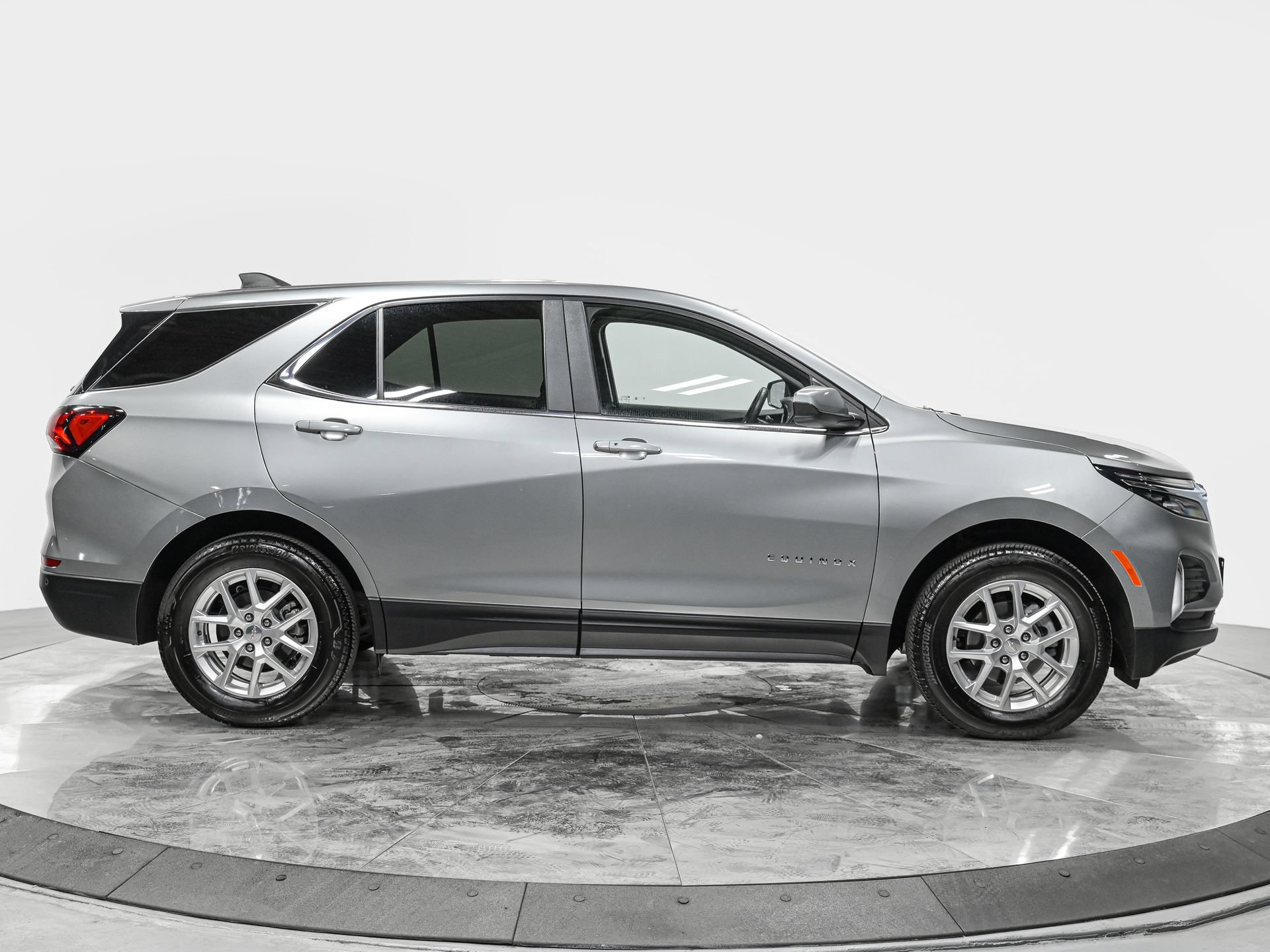 Used 2023 Chevrolet Equinox LT AWD/4WD image 10