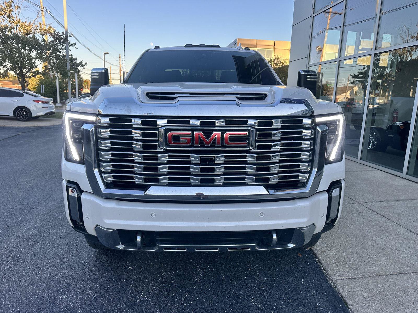 Used 2024 GMC Sierra 3500 Denali w/ Denali Reserve Package AWD/4WD image 7