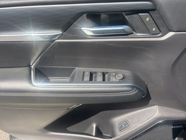 Used 2025 GMC Acadia Elevation FWD image 5