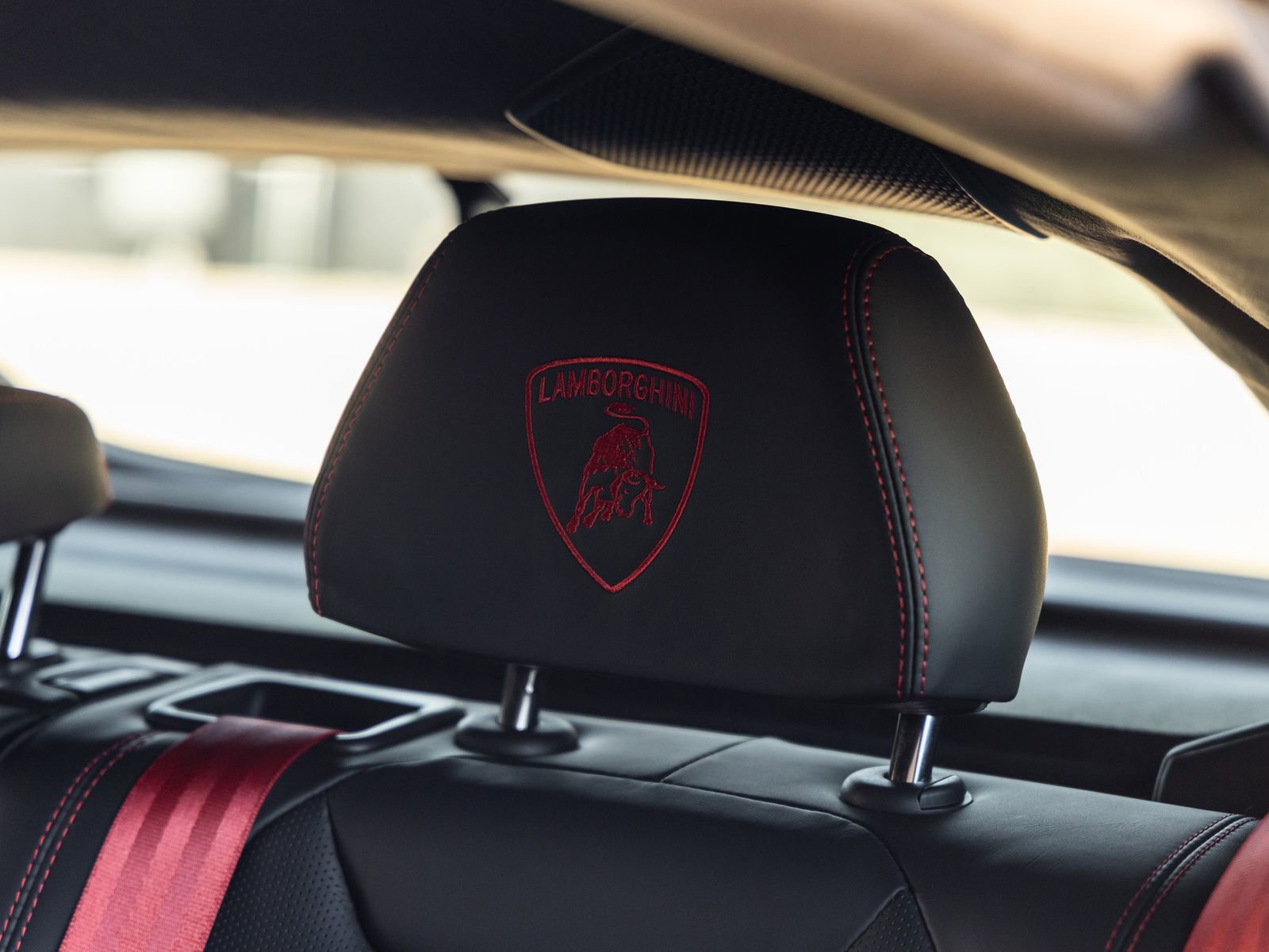 Used 2026 Lamborghini Urus SE image 37