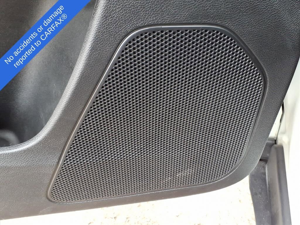 Used 2016 Jeep Cherokee Latitude w/ Cold Weather Group image 16