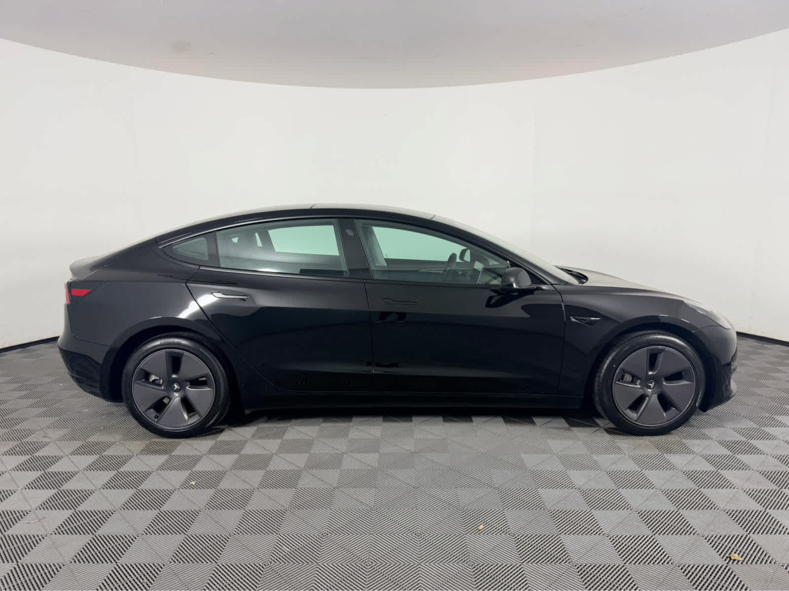 Used 2023 Tesla Model 3 Long Range AWD/4WD image 2