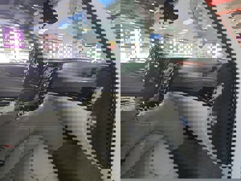 Used 2015 Cadillac Escalade ESV Luxury image 15