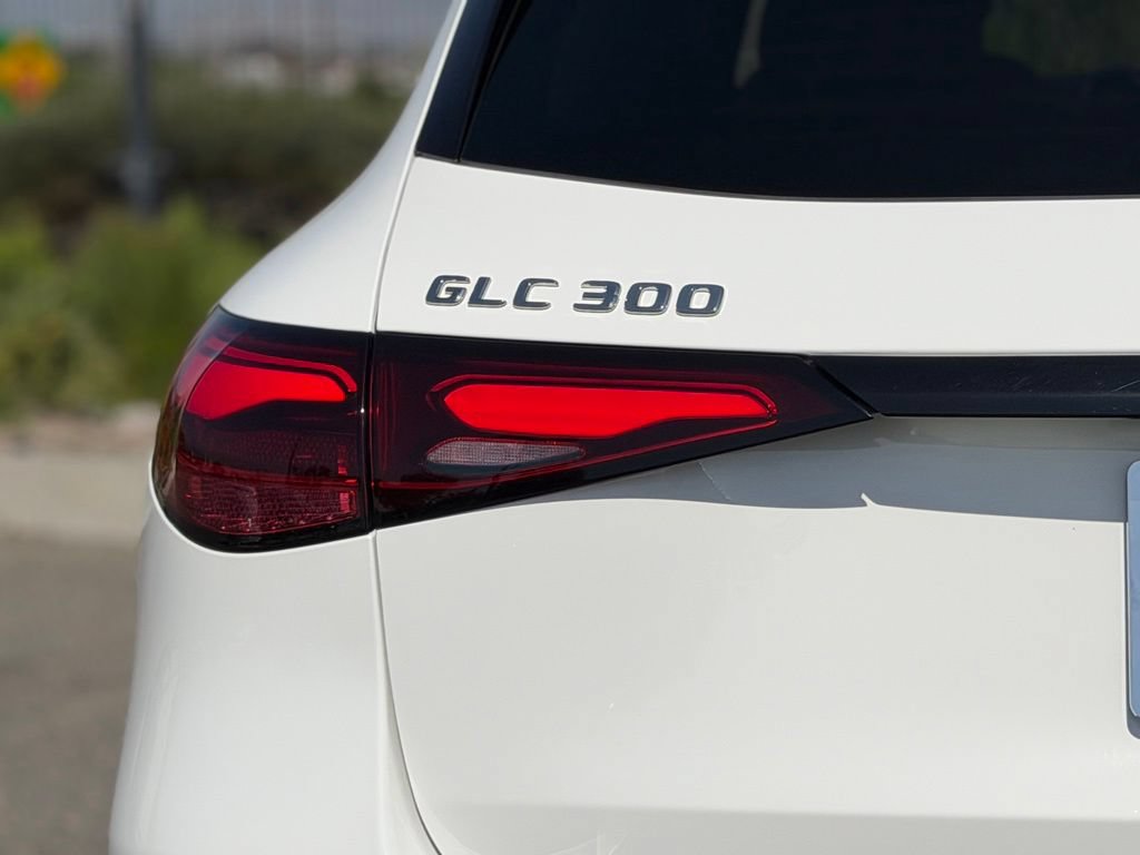 Used 2026 Mercedes-Benz GLC 300 4MATIC image 11