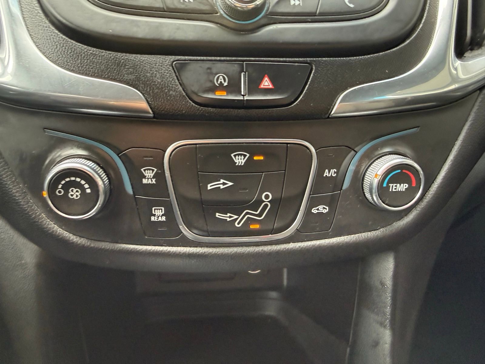 Used 2022 Chevrolet Equinox LT FWD image 22