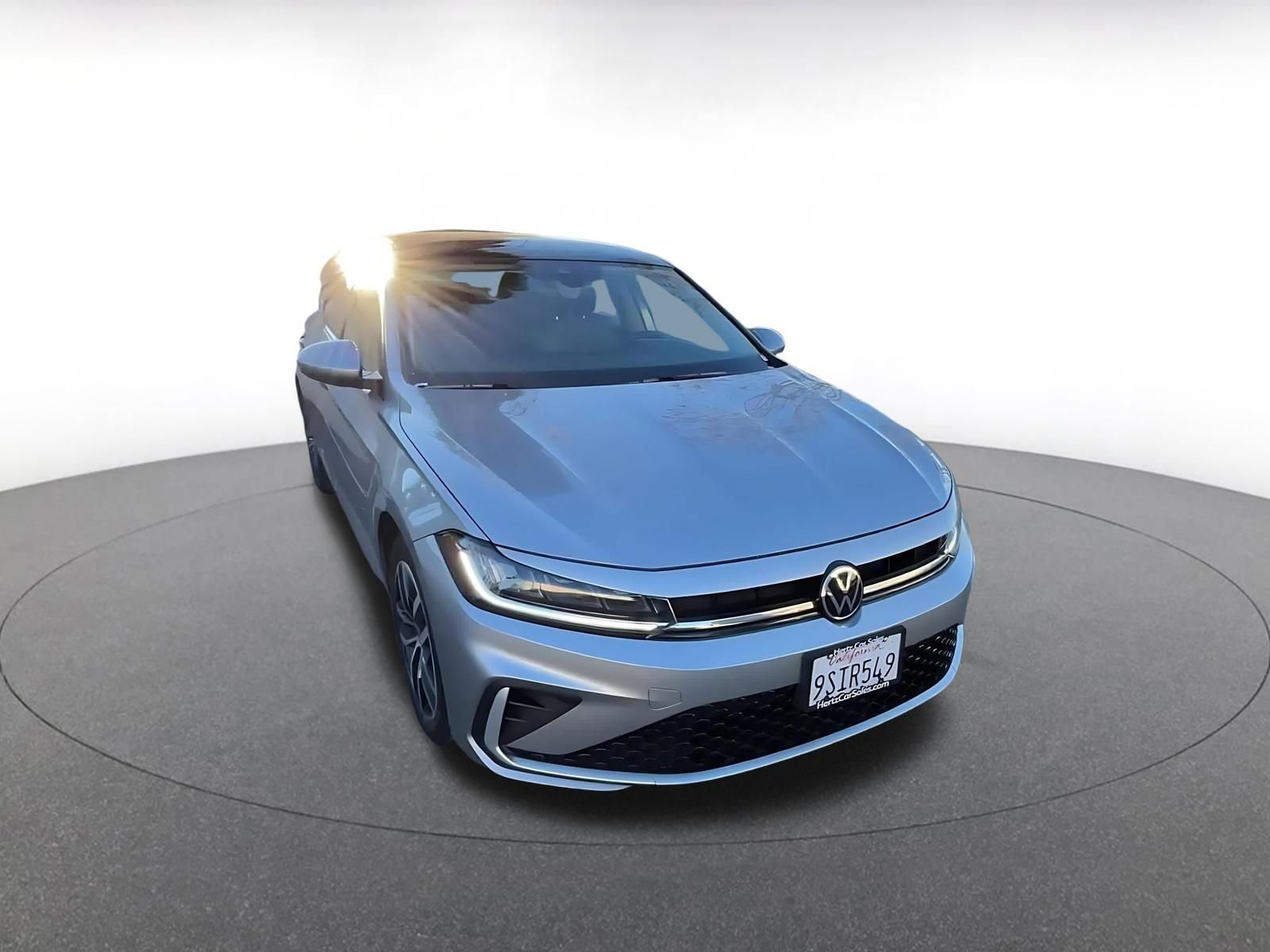 Used 2025 Volkswagen Jetta SE image 3