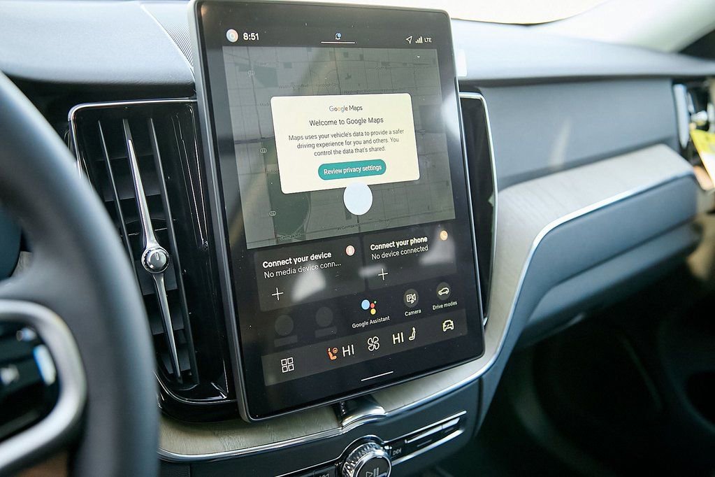 New 2026 Volvo XC60 B5 Plus w/ Protection Package Premier image 16