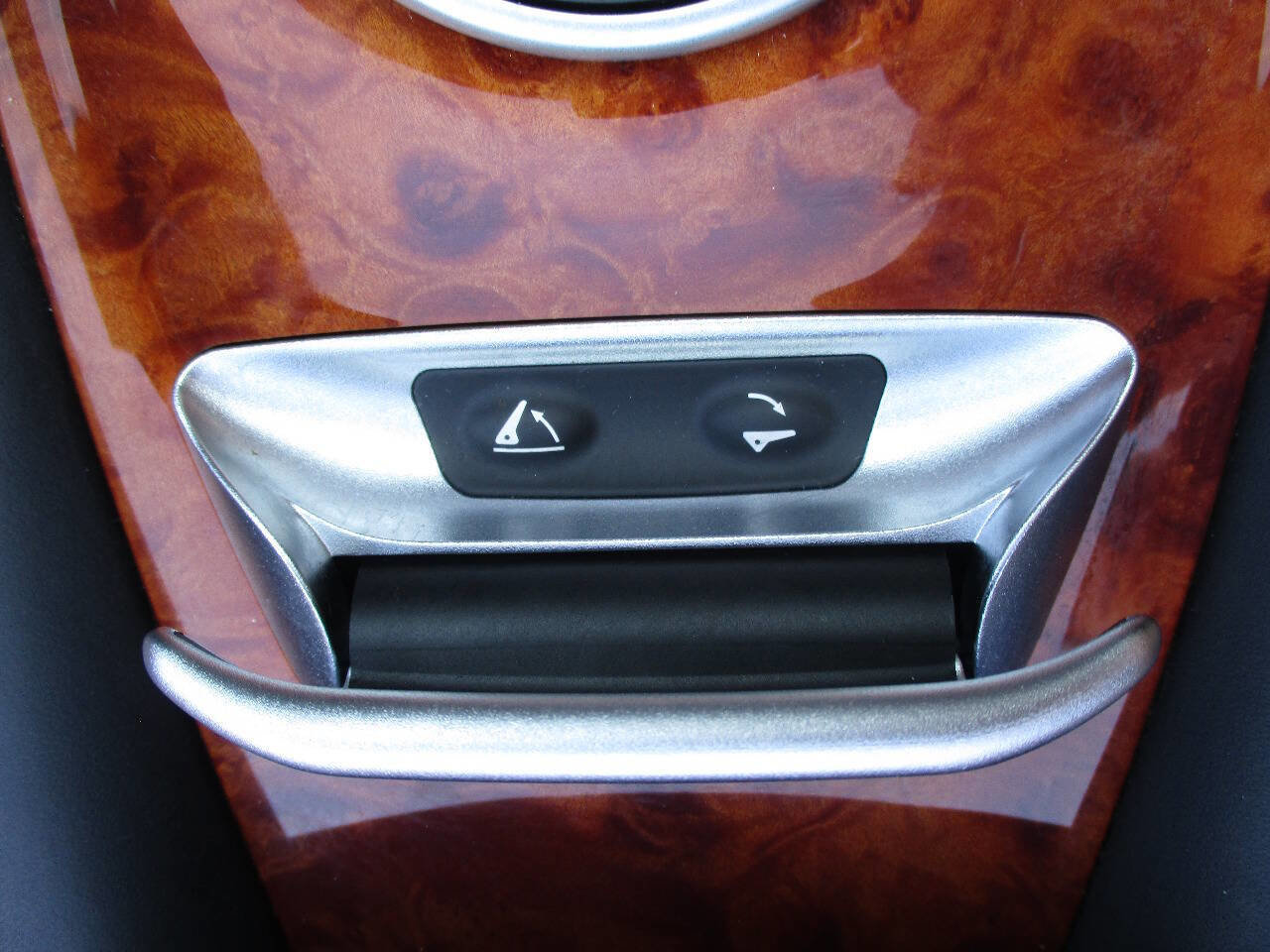 Used 2007 Mercedes-Benz SL 550 image 36