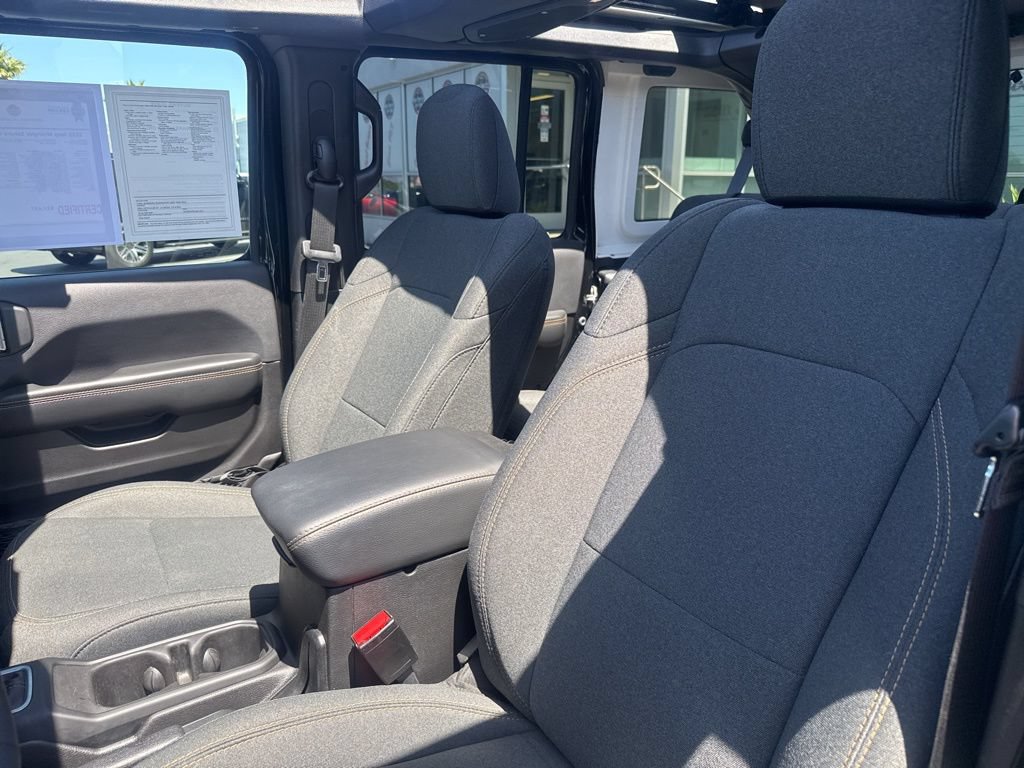 Certified 2025 Jeep Wrangler Unlimited Sahara w/ Safety Group AWD/4WD image 16