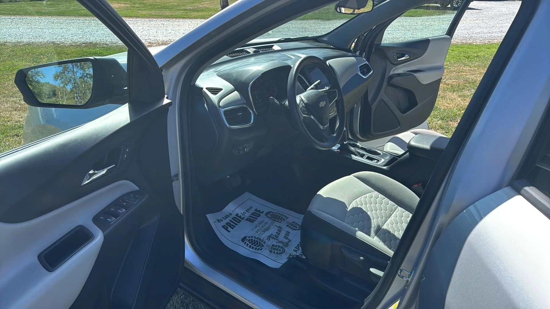 Used 2019 Chevrolet Equinox LS AWD/4WD image 13