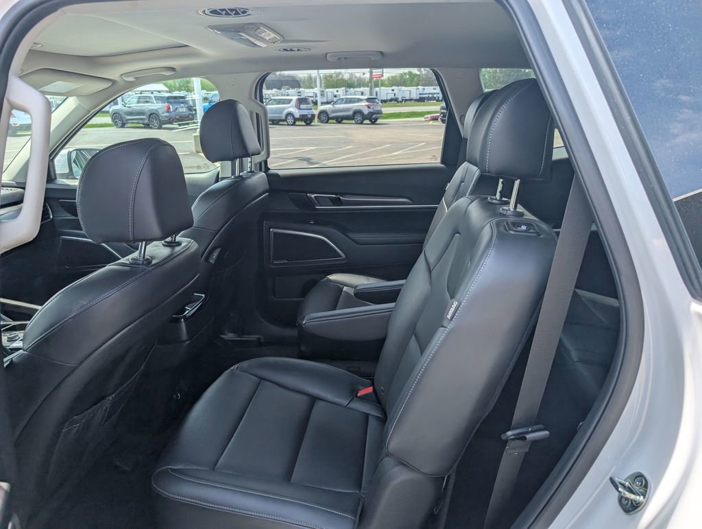 Used 2024 Kia Telluride S w/ S Sunroof Package image 9