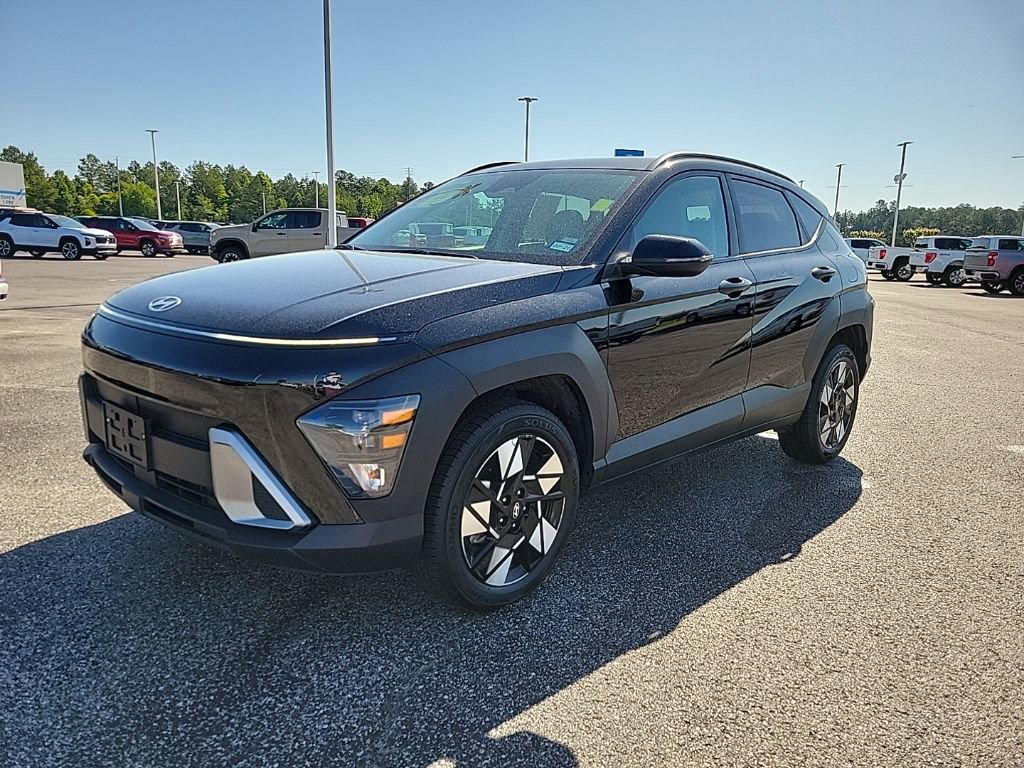 Used 2025 Hyundai Kona SEL AWD/4WD image 1