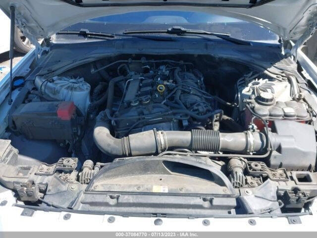 Used 2017 Jaguar XE Premium RWD image 14