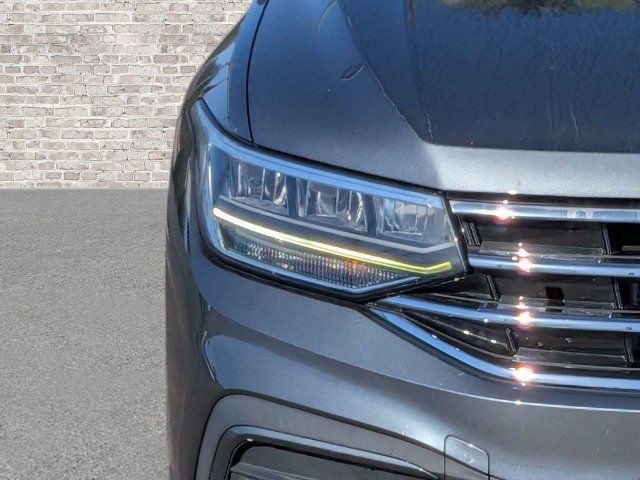 Certified 2023 Volkswagen Tiguan SE FWD image 10