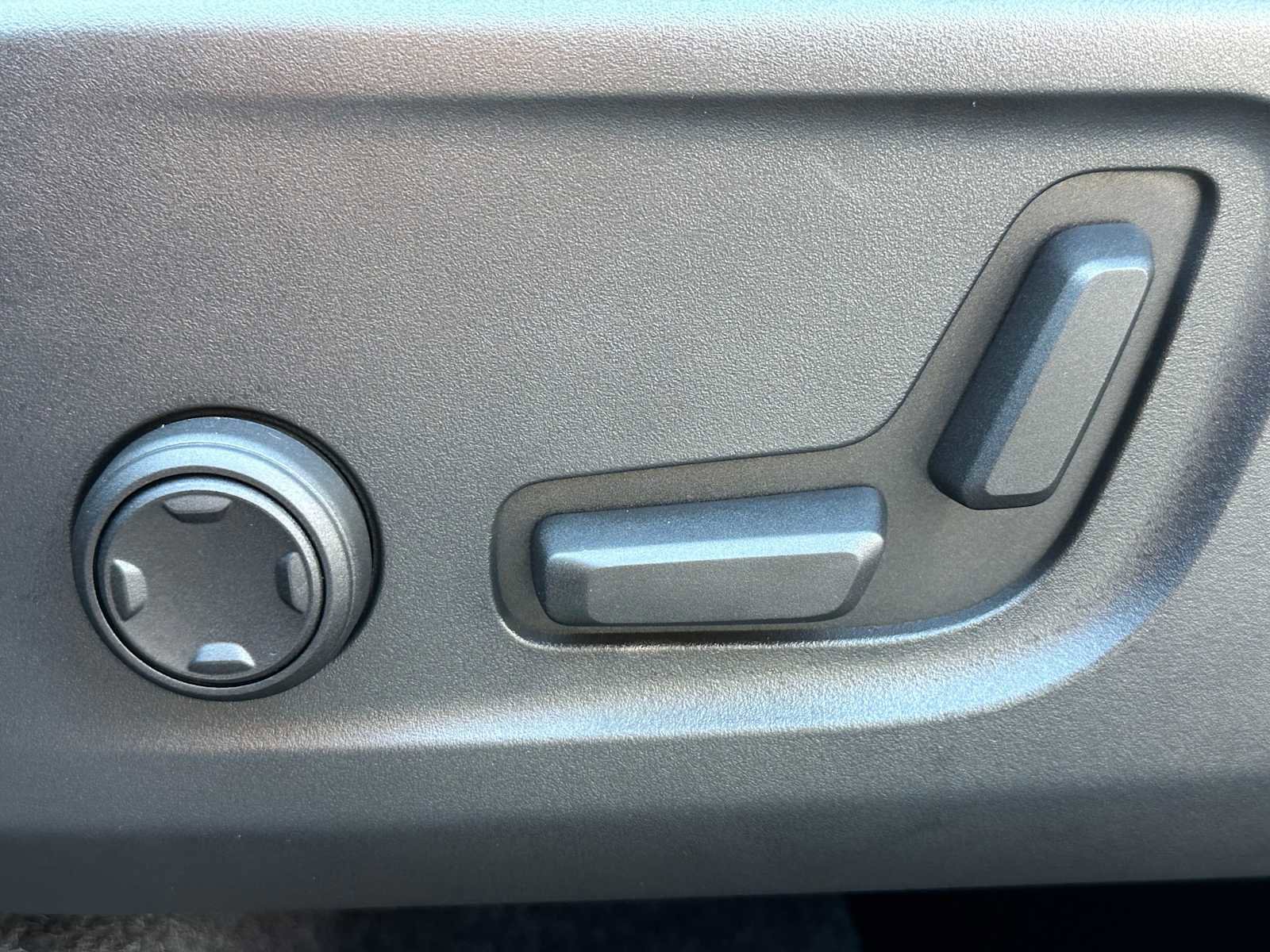 New 2026 Volvo XC40 B5 Ultra w/ Protection Package Premier image 22