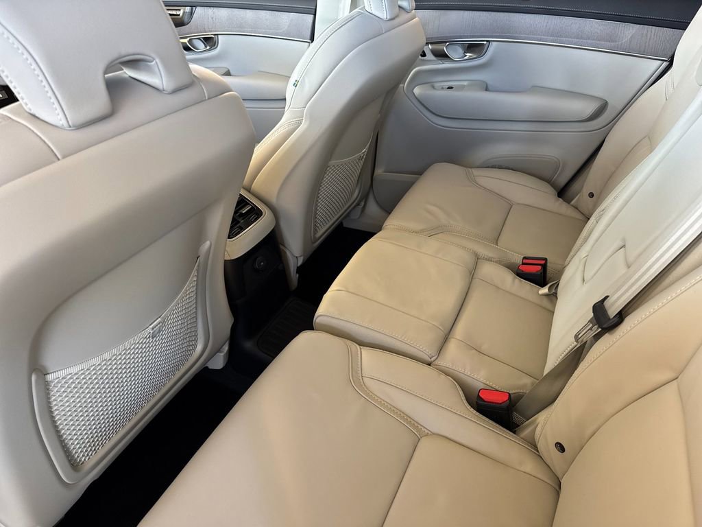 New 2026 Volvo XC90 T8 Ultra w/ Protection Package Premier image 11